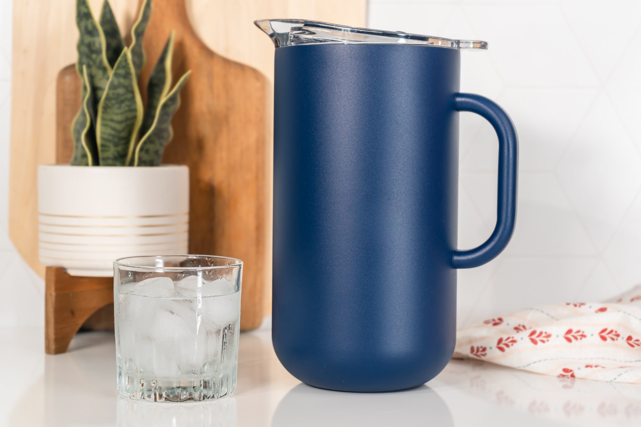served Vacuum-Insulated Pitcher (2L) - Navy Bean